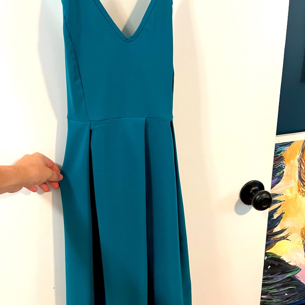 Flattering teal sundress with pockets